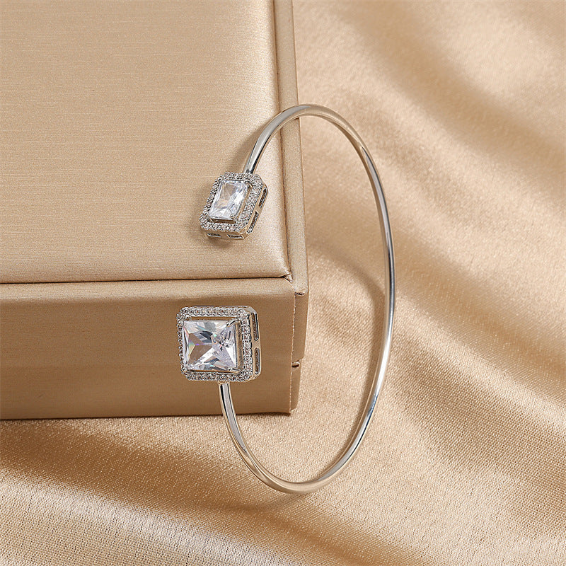 Women's Simple Bracelet Bracelet High-grade Water Drop Inlaid Women's Square Diamond