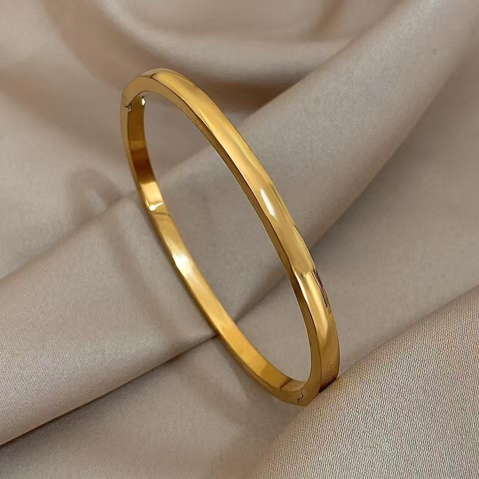 Simple Glossy Curved Solid Oval Bracelet